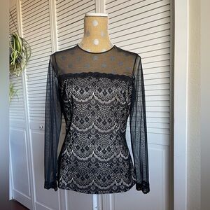 Papillon Blanc Black lace top Sz L